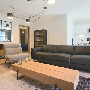 Magnifique T5 Duplex De Grand Standing 120m2 Neuf Classé 4 étoiles Pour 8 Personnes En Plein Centre De Appartement